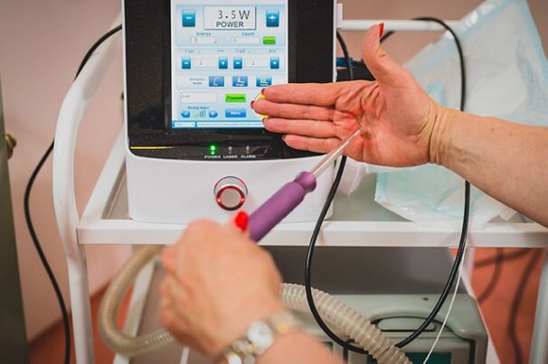 Device for the treatment of varicose veins using endovascular laser coagulation
